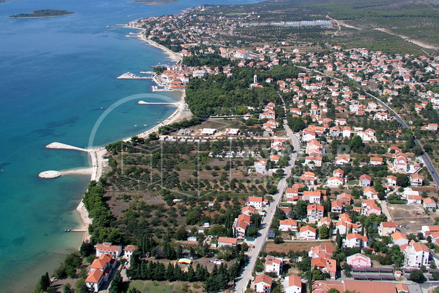 TURANJ / KUĆA ZA OBNOVU  ILI GRADNJU NOVE / VRHUNSKA LOKACIJA!