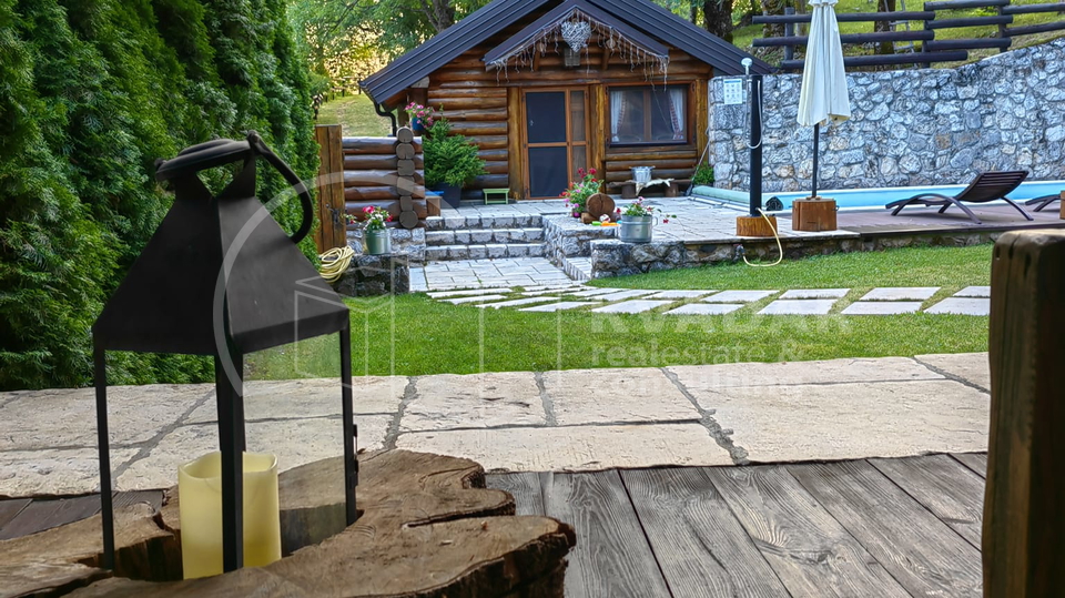 Luksuzno imanje sa dvije kuće i golf terenom, u srcu Like, Gračac