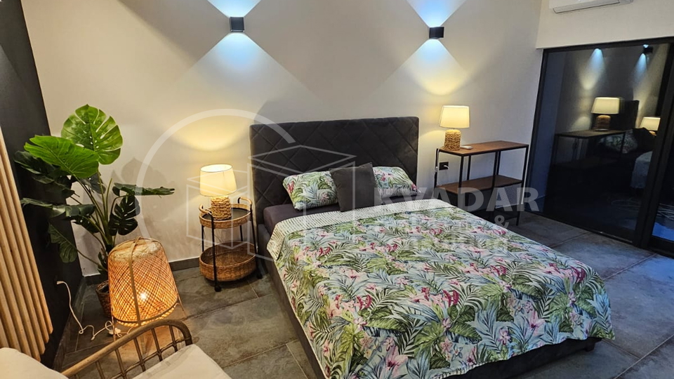 Kamena kuća u centru Kaštel Starog, 50m od more, novorenovirana - Designer Home