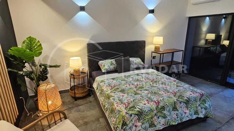 Kamena kuća u centru Kaštel Starog, 50m od more, novorenovirana - Designer Home
