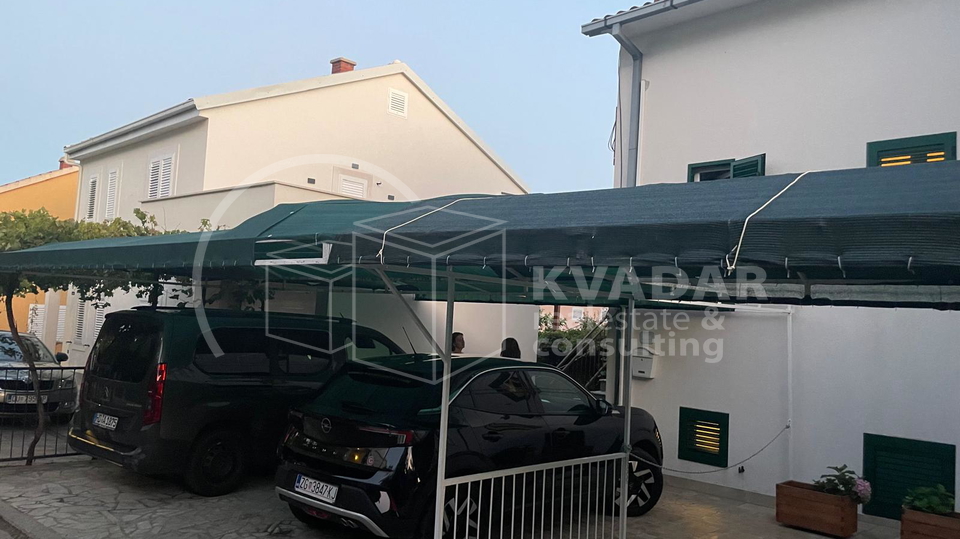 KUĆA SA 3 STANA + STUDIO  u suterenu -  Pogled more- Pelješac Orebić