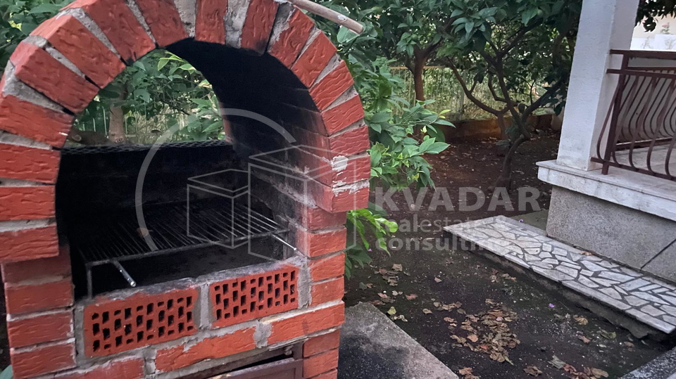 Dugoročni NAJAM  STANA 50m2 u prizemlju kuće- Pelješac - Orebić
