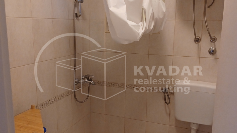 Dugoročni NAJAM  STANA 50m2 u prizemlju kuće- Pelješac - Orebić