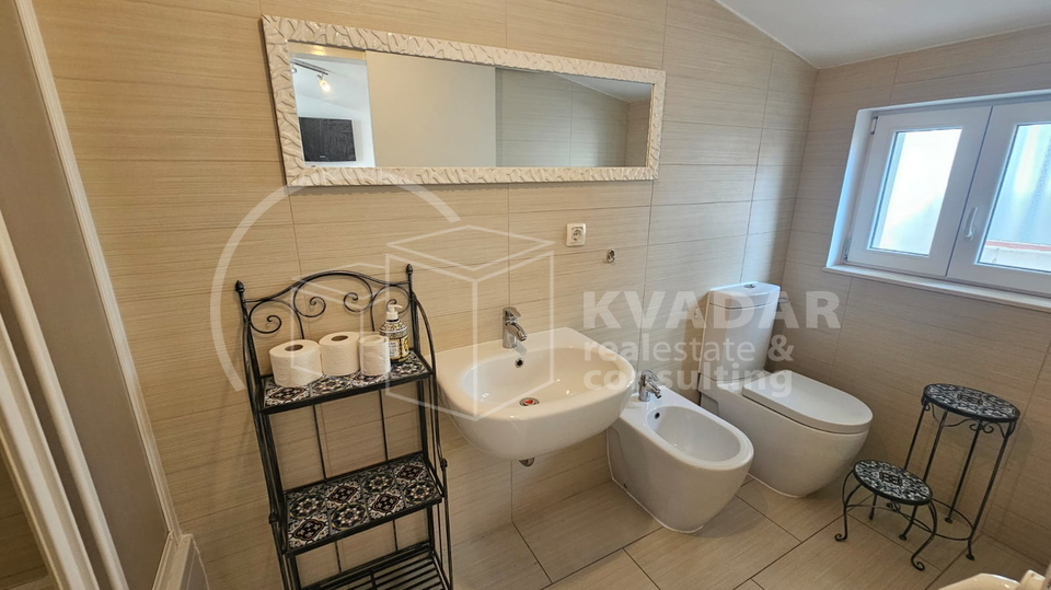 Stone house with a terrace - 3 floors -completely restored