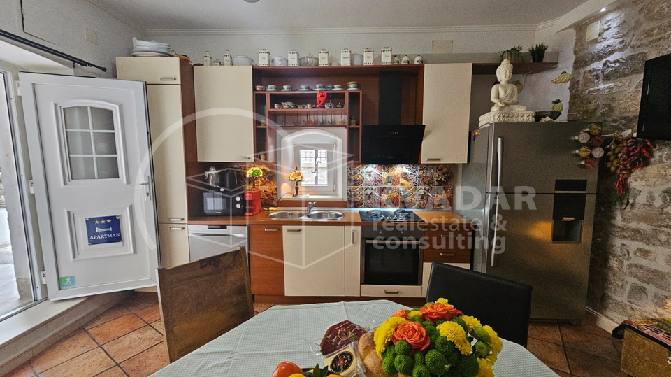 Stone house with a terrace - 3 floors -completely restored