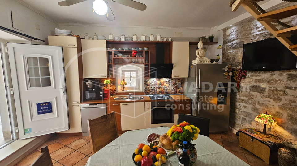 Stone house with a terrace - 3 floors -completely restored