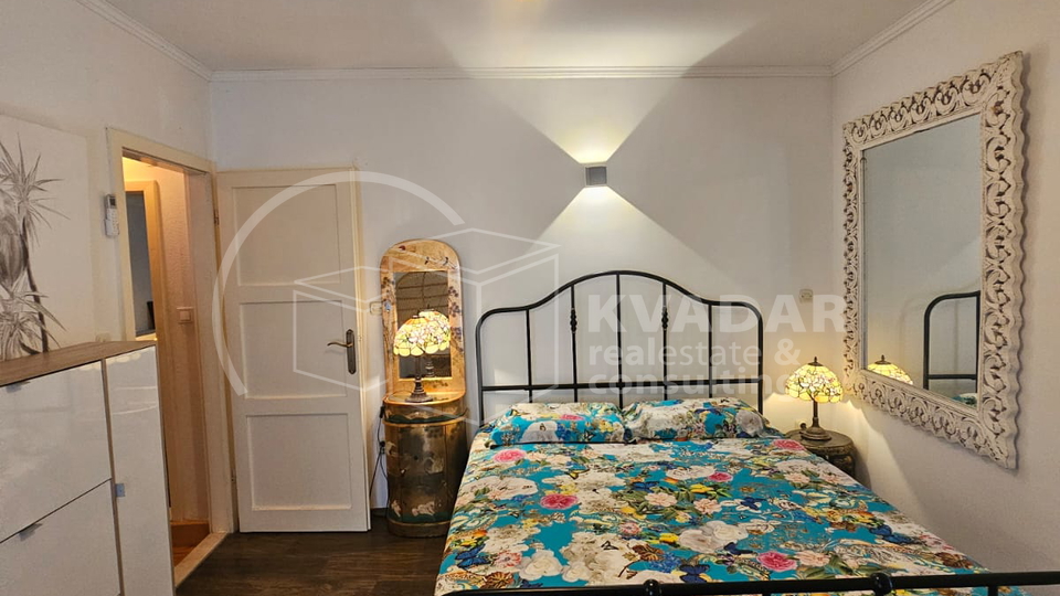 Stone house with a terrace - 3 floors -completely restored