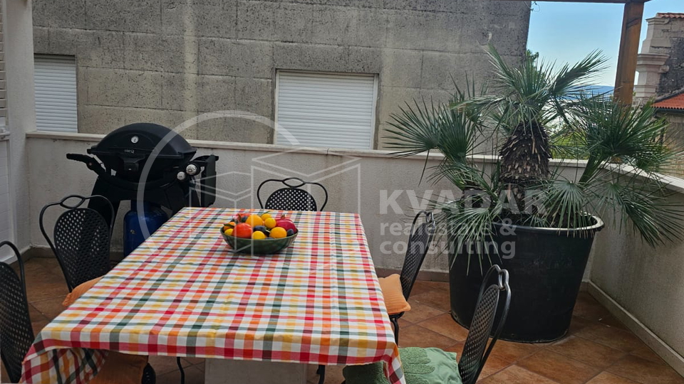 Stone house with a terrace - 3 floors -completely restored