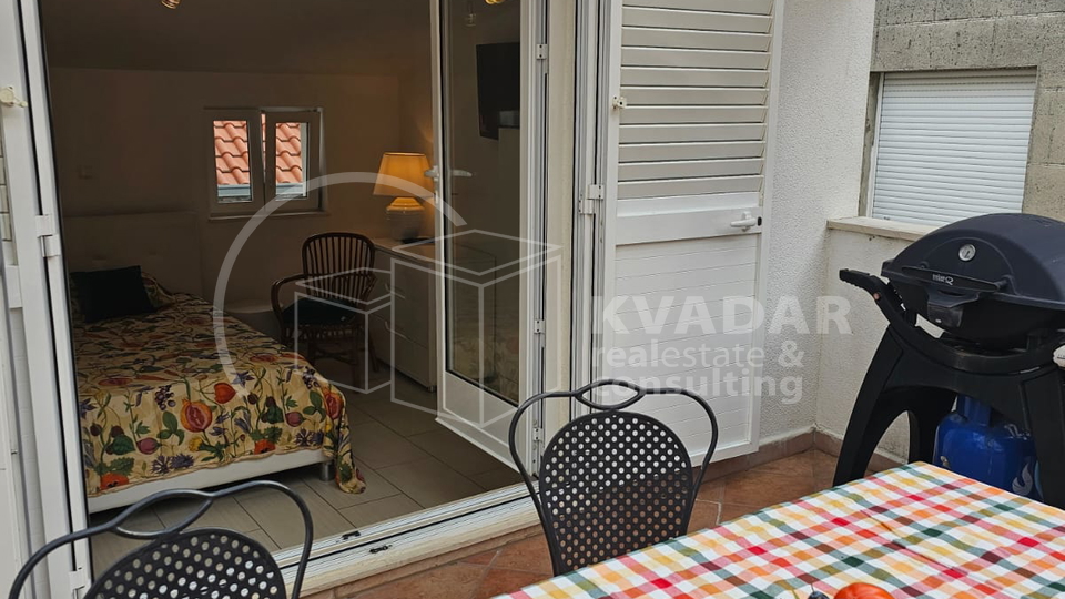 Stone house with a terrace - 3 floors -completely restored