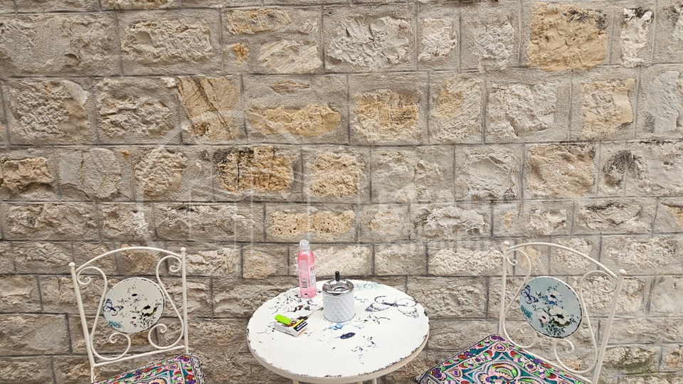 Stone house with a terrace - 3 floors -completely restored