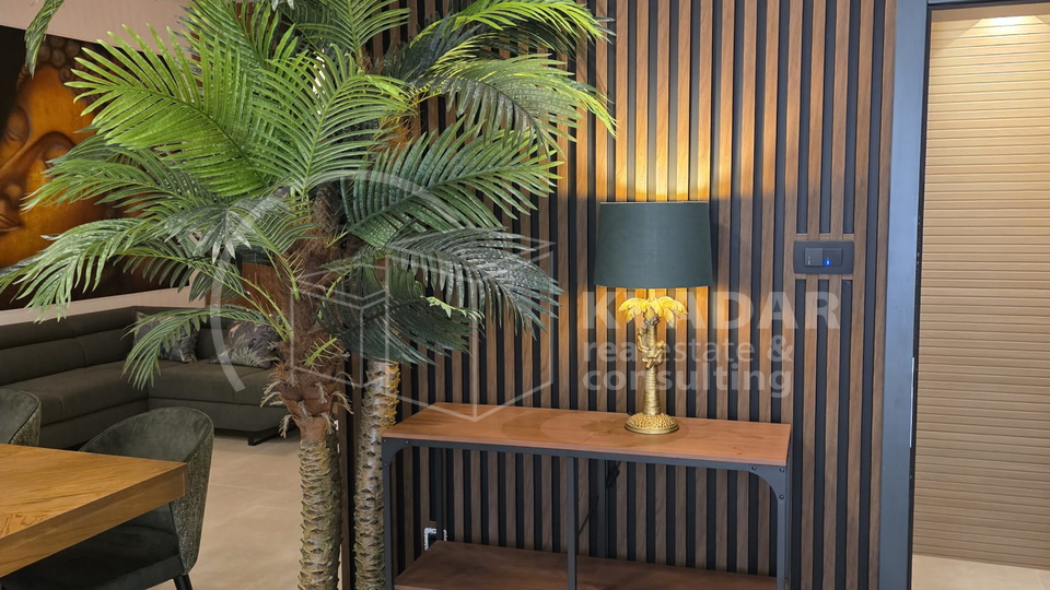 Novorenovirani stan - Ka&scaron;tel Stari 30m od pla&zcaron;e