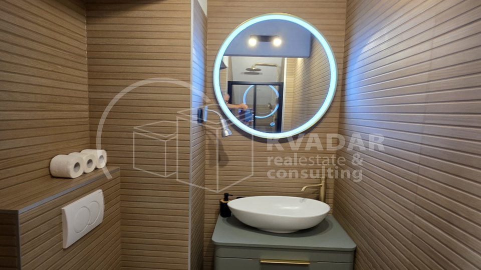 Novorenovirani stan - Ka&scaron;tel Stari 30m od pla&zcaron;e