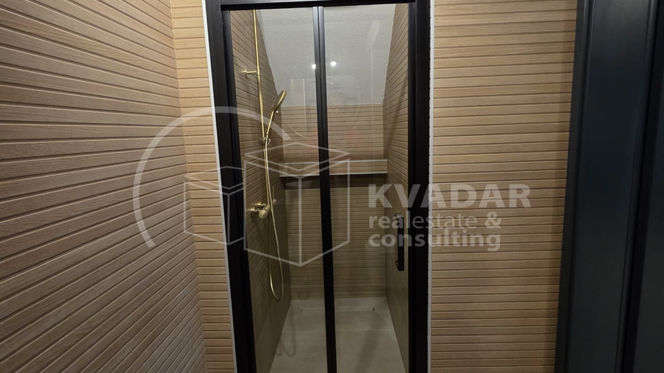 Novorenovirani stan 54m2 - Ka&scaron;tel Stari 30m od pla&zcaron;e&excl;&excl;