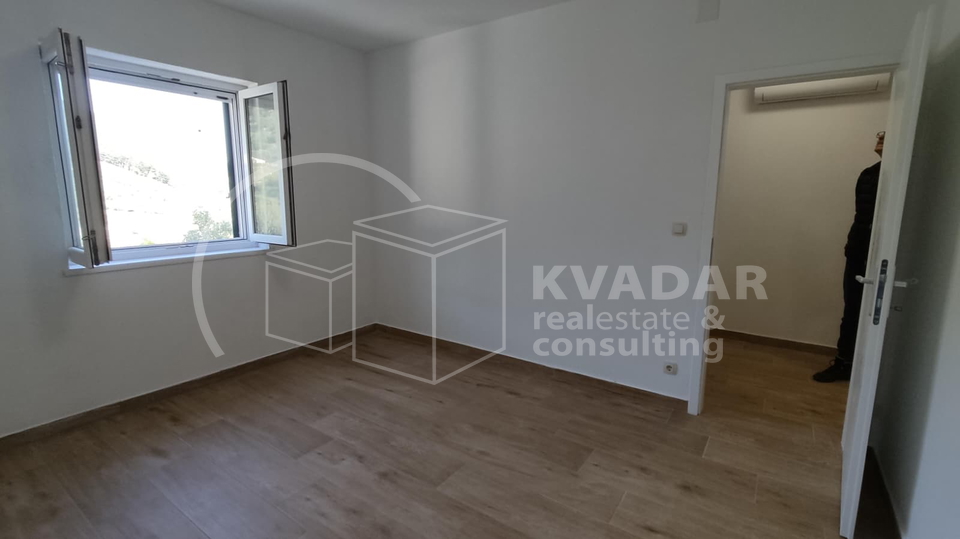 One-bedroom apartment - New construction - Bol&comma; Bra&ccaron; Island