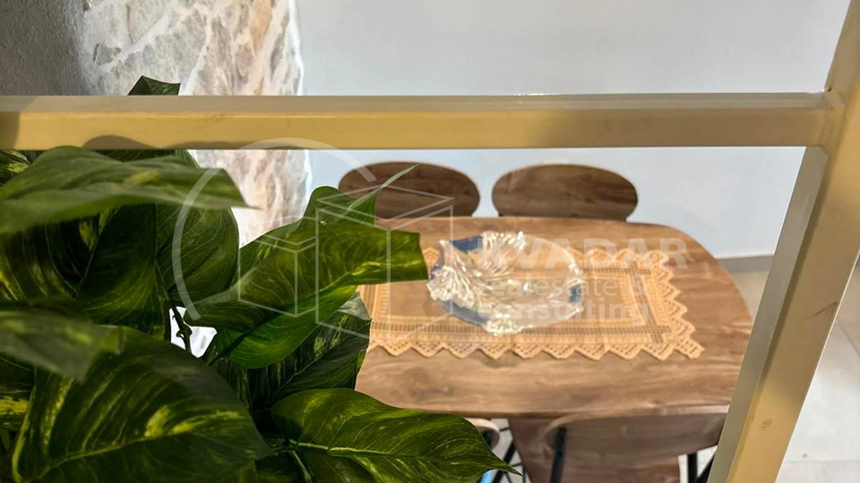 Kamena ku&cacute;a u nizu  u povjesnom centru Ka&scaron;tel Luk&scaron;i&cacute;a