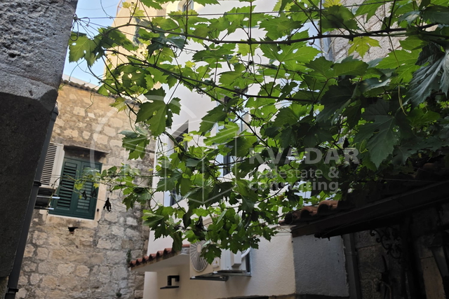 Newly renovated stone house in the center of Kaštel Stari