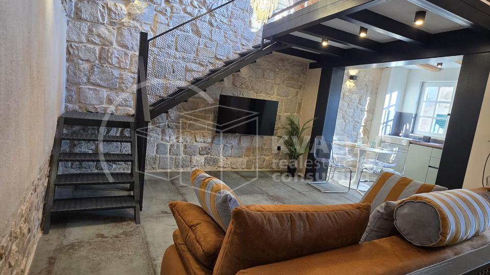 Newly renovated stone house in the center of Ka&scaron;tel Stari