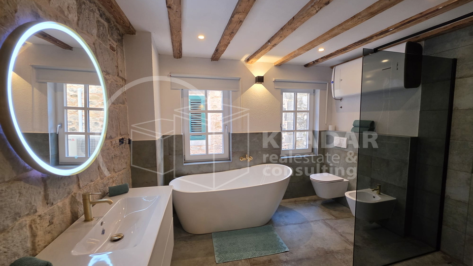 Newly renovated stone house in the center of Ka&scaron;tel Stari