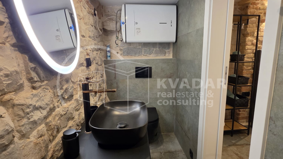 Newly renovated stone house in the center of Ka&scaron;tel Stari