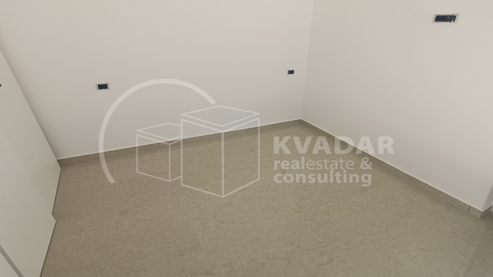 BEZ PROVIZIJE&ast;&ast;&ast;VODICE&sol;Dvoeta&zcaron;ni stan s bazenom&sol;2xparking&sol;novogradnja&excl;