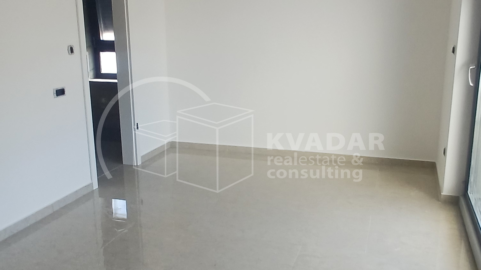 VODICE&sol;Dvojna ku&cacute;a s bazenom&sol;176m2&sol;500 m od mora&excl;