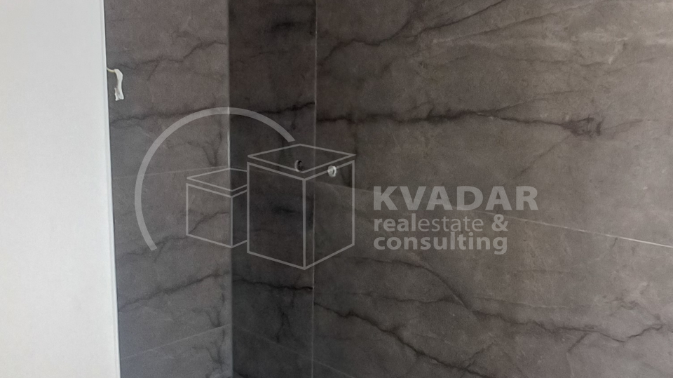 VODICE&sol;Dvojna ku&cacute;a s bazenom&sol;176m2&sol;500 m od mora&excl;