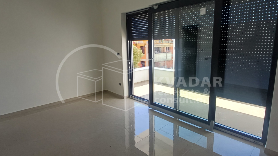 BEZ PROVIZIJE&ast;&ast;&ast;VODICE&sol;Dvoeta&zcaron;ni stan s bazenom&sol;2xparking&sol;novogradnja&excl;