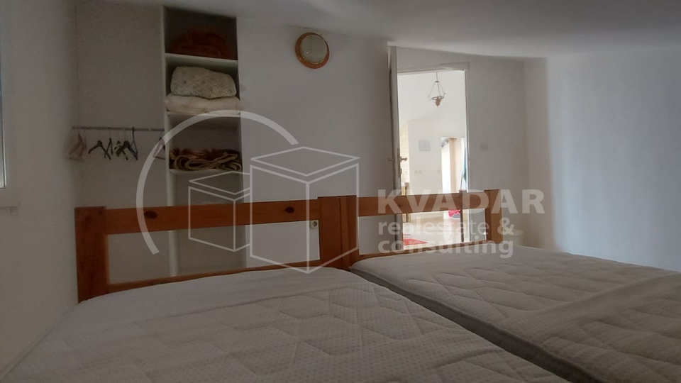 SILBA - kuća za prodaju na samoj obali s poslovnim prostorom - restoran!