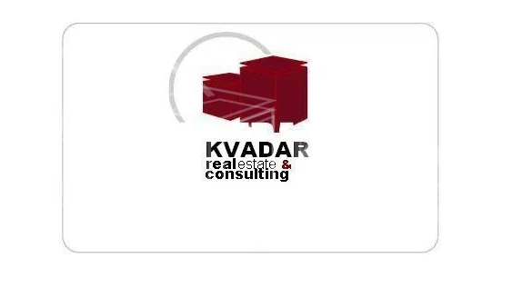 Privlaka-centar naselja&sol;DVOSOBAN STAN S PRIVATNIM BAZENOM&excl;