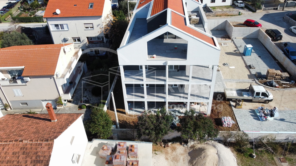 Bili Brig&sol; novogradnja&sol;stan prizemlje sa vrtom&plus;terasa&plus;spremi&scaron;te&plus;2parkirna mjesta&sol;&comma; PRODAJA&comma; NOVOGRADNJA ZADAR&comma; BILI BRIG