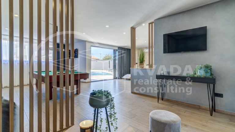 House, 200 m2, For Sale, Novi Vinodolski