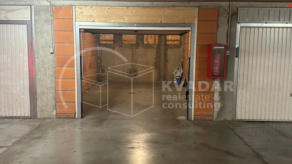 Garage, 16 m2, For Sale, Stenjevec - Špansko