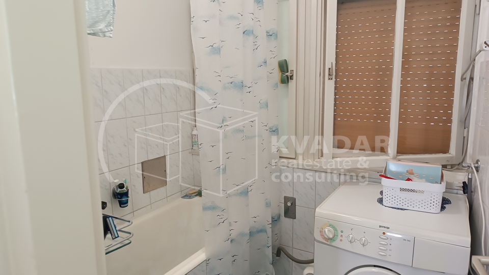 Konforan dvoiposoban stan u centru &Scaron;ibenika