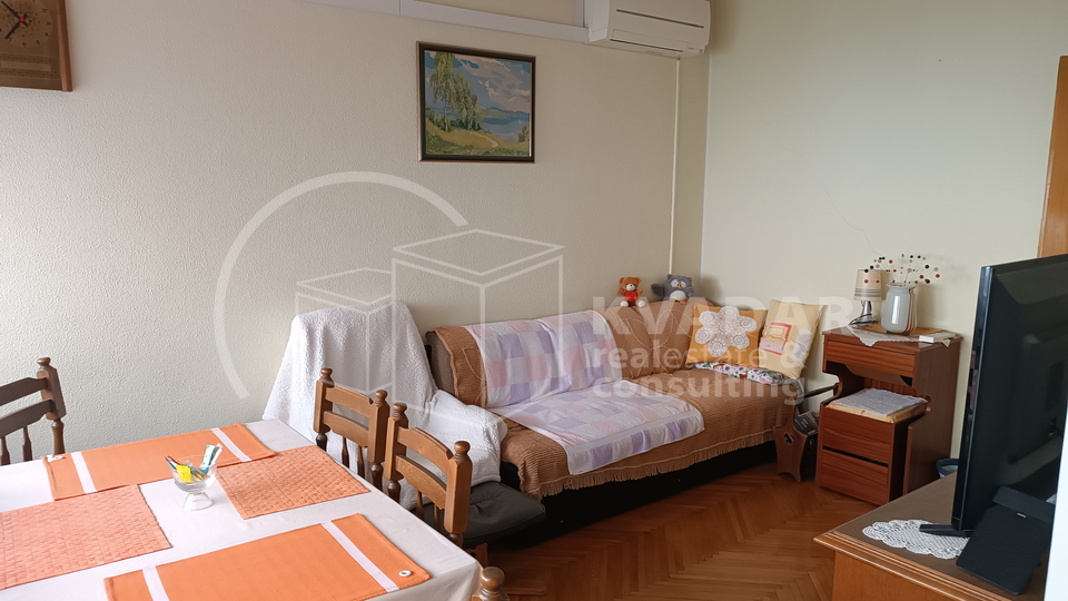 Konforan dvoiposoban stan u centru &Scaron;ibenika