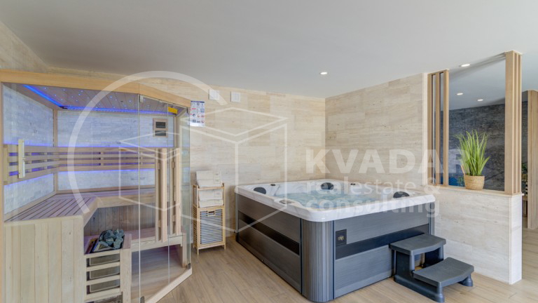 House, 200 m2, For Sale, Novi Vinodolski