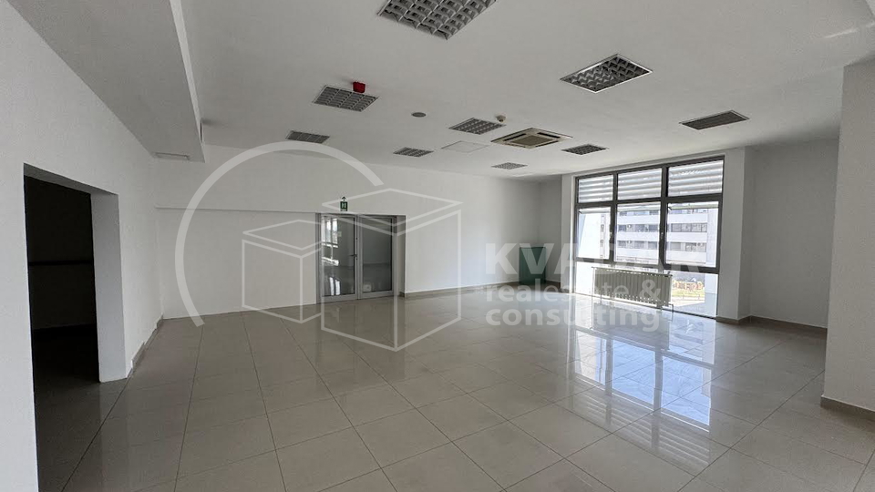 Commercial Property, 840 m2, For Rent, Gornja Dubrava