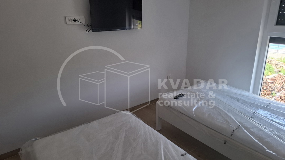 NOVALJA/atraktivan penthause 88m2/novogradnja/ prilika!!