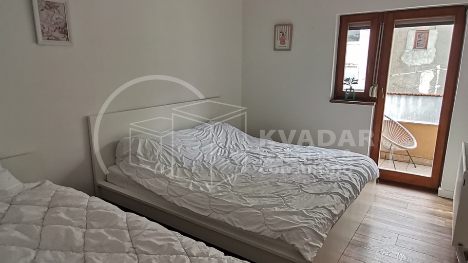 TRE&Scaron;NJEVKA&comma; NAJAM PREKRASNO URE&Dstrok;ENE KU&Cacute;E ZA RADNIKE