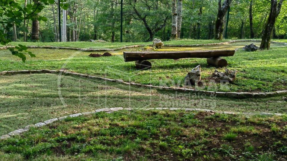 Luksuzno imanje sa dvije kuće i golf terenom, u srcu Like, Gračac