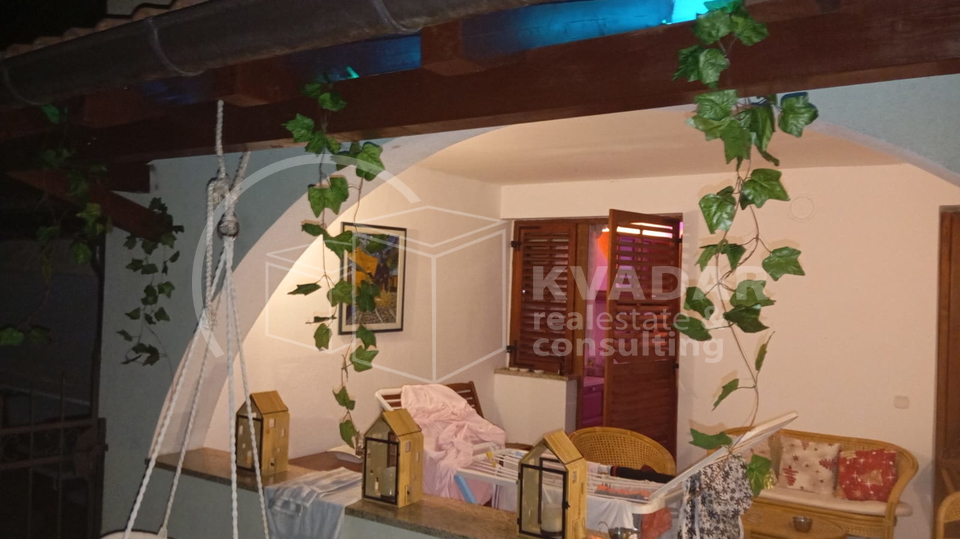 BEZ PROVIZIJE ZA KUPCA&excl;&excl;Kremeni&cacute;i&comma; Malinska&sol;Moderan stan 71&comma;40m2 s oku&cacute;nicom