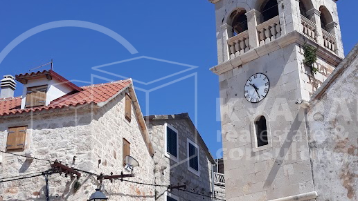 BEZ PROVIZIJE&ast;&ast;&ast;OTOK PRVI&Cacute;&sol;&Scaron;epurine&sol;Obnovljena kamena ku&cacute;a 30 metara od mora&comma; u centru prelijepih &Scaron;epurina&period;&period;&period;