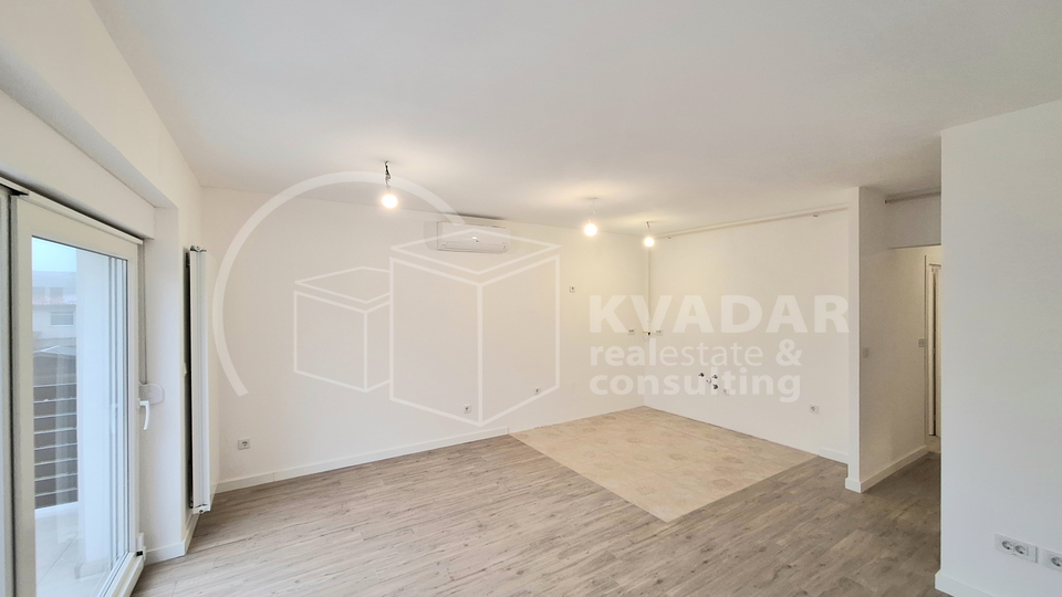 PRODAJA &sol; DUGO SELO &sol; 4-SOBAN STAN 104&period;12 m2 &plus;PM NOVOGRADNJA