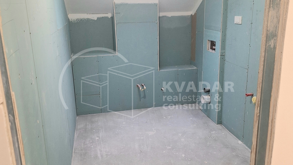 PRODAJA &sol; DUGO SELO &sol; 4-SOBAN STAN 104&period;12 m2 &plus;PM NOVOGRADNJA