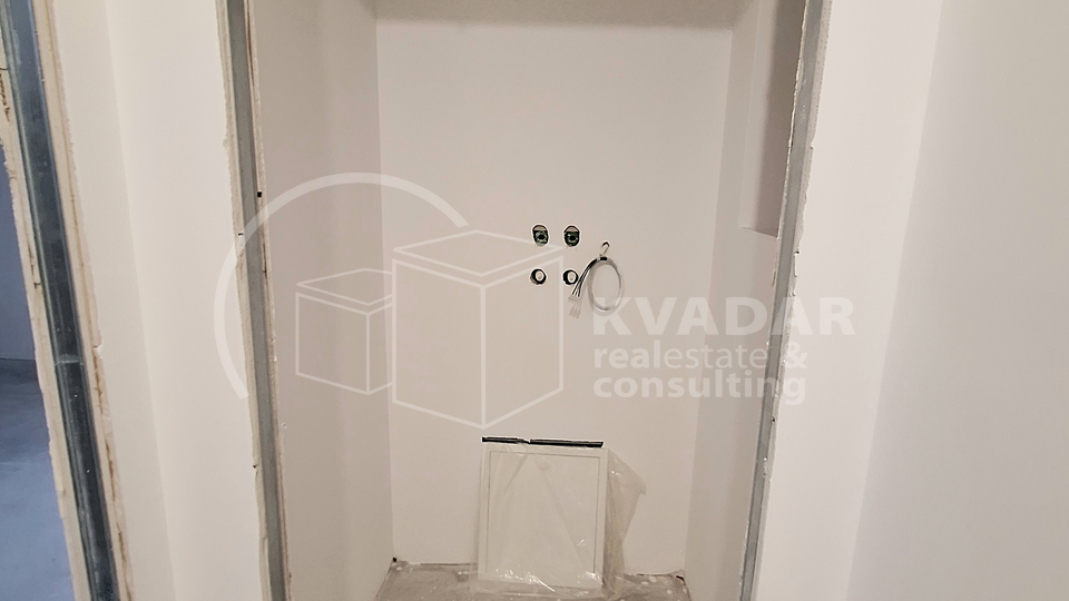 PRODAJA &sol; DUGO SELO &sol; 4-SOBAN STAN 104&period;12 m2 &plus;PM NOVOGRADNJA