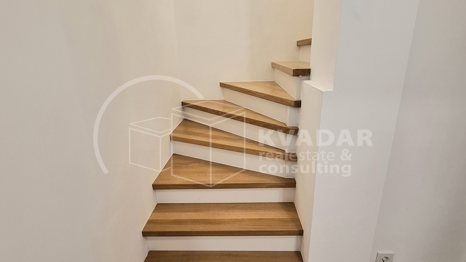 PRODAJA &sol; DUGO SELO &sol; 4-SOBAN STAN 104&period;12 m2 &plus;PM NOVOGRADNJA