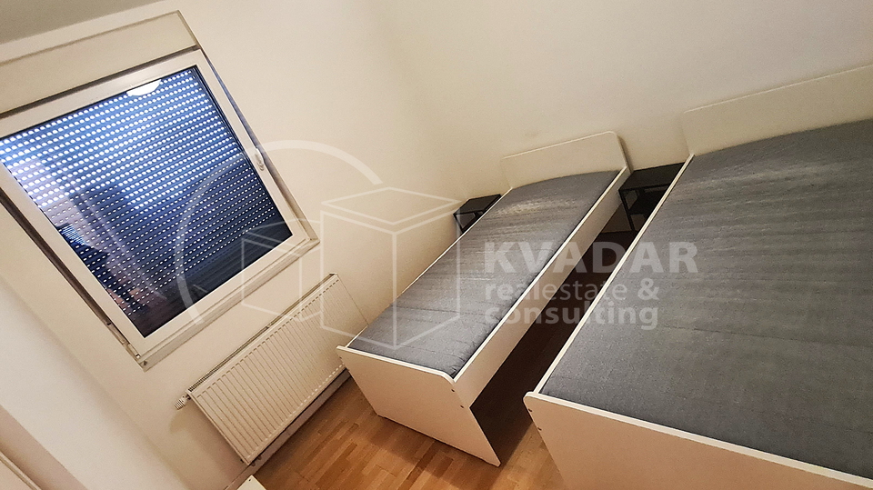 3-soban stan s uklju&ccaron;enim re&zcaron;ijama i parkirnim mjestom u cijeni najma