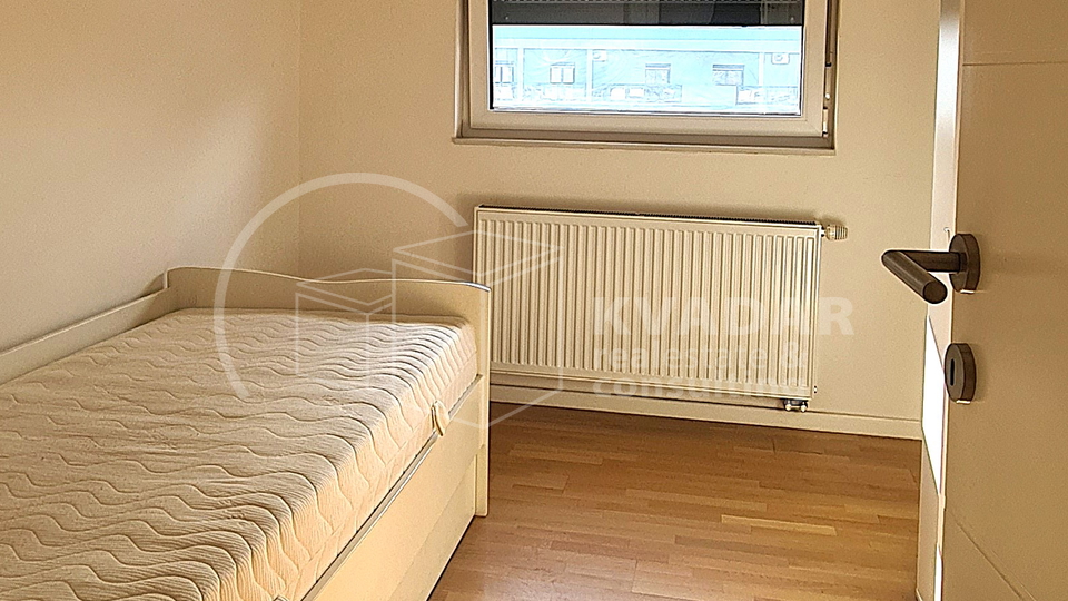 3-soban stan s uklju&ccaron;enim re&zcaron;ijama i parkirnim mjestom u cijeni najma