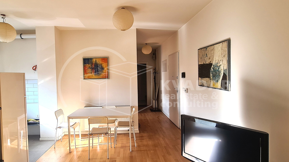 3-soban stan s uklju&ccaron;enim re&zcaron;ijama i parkirnim mjestom u cijeni najma