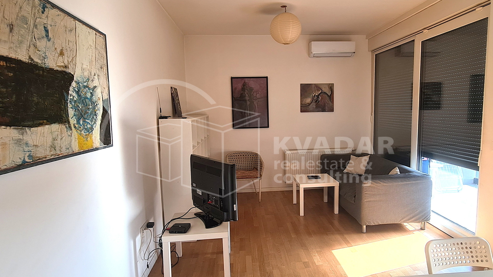 3-soban stan s uklju&ccaron;enim re&zcaron;ijama i parkirnim mjestom u cijeni najma