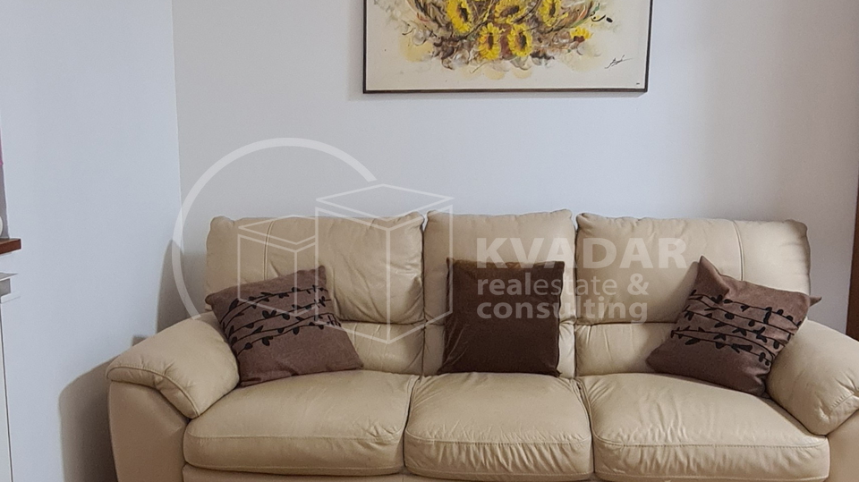 Garsonijera&comma; visoko prizemlje&comma; male re&zcaron;ije